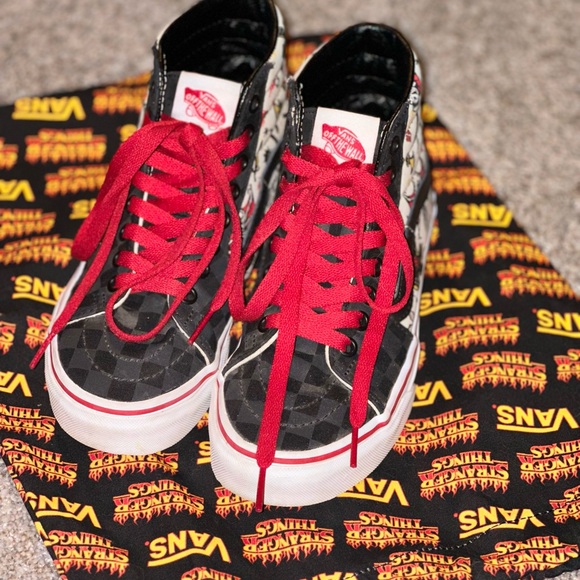 Vans X Stranger Things Customs Sk8-Hi Size 5 - Picture 3 of 7